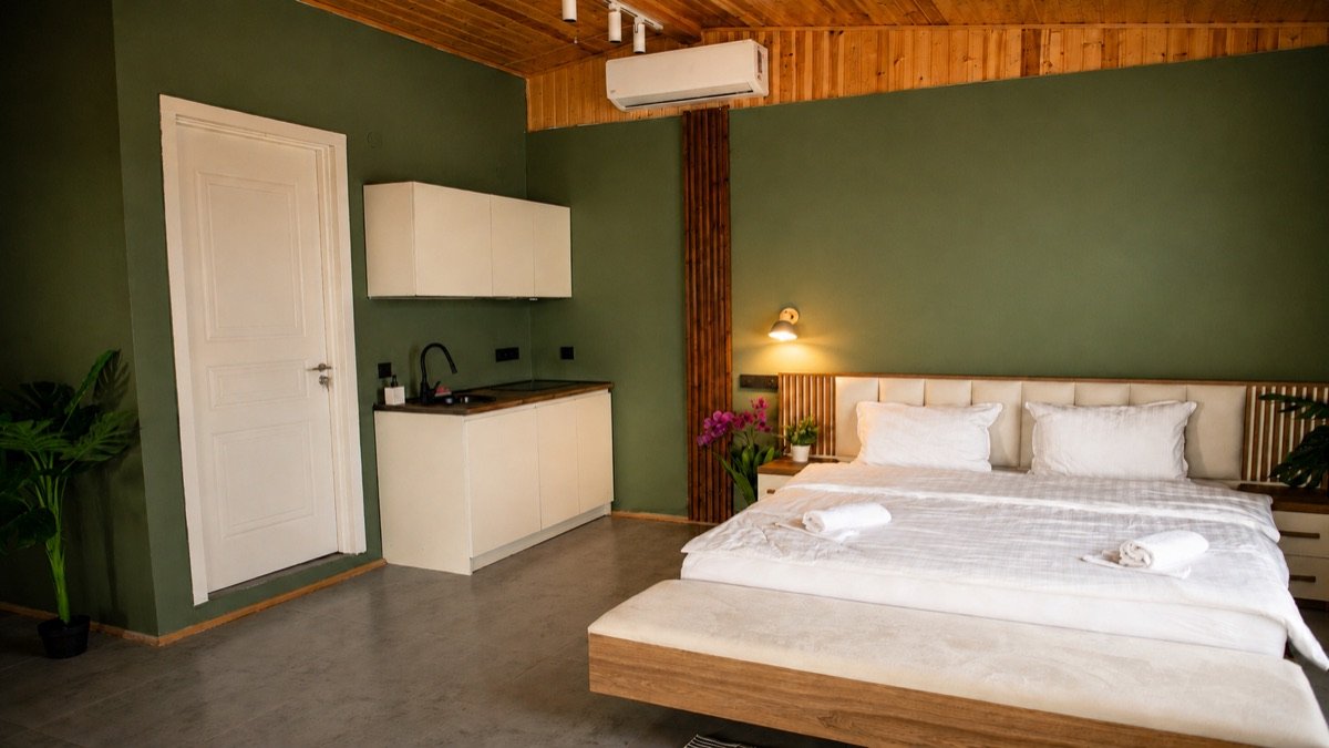 Skyview Wooden Cabin warm wooden interior