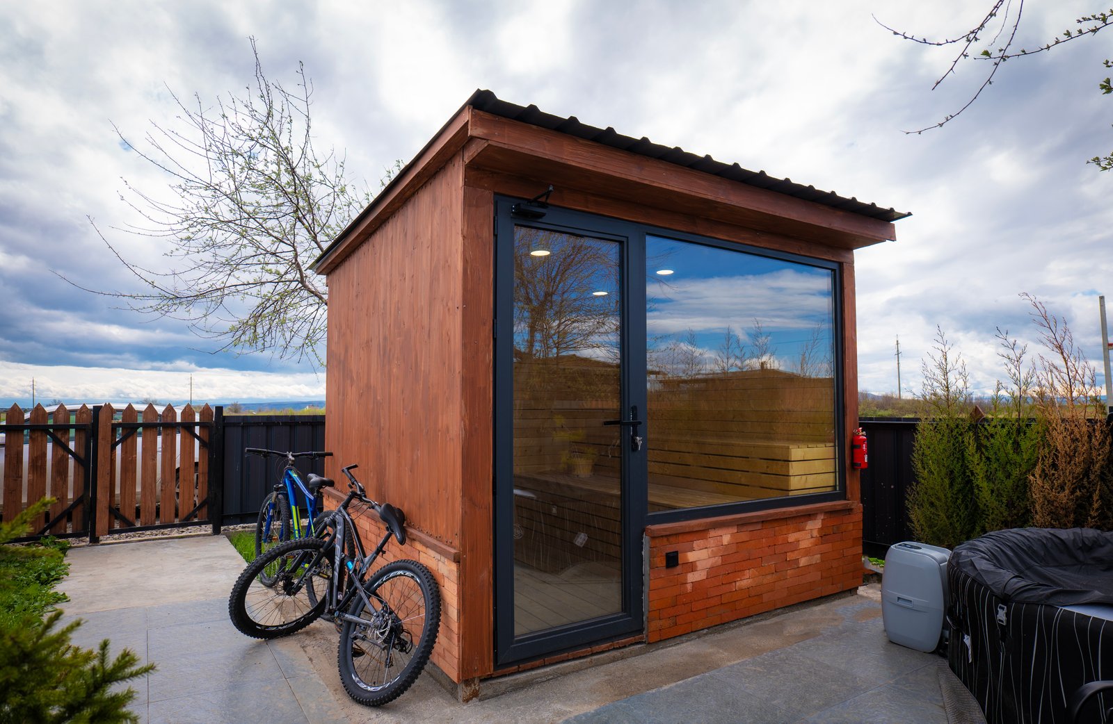 Skyview Wellness Cabin sauna exterior